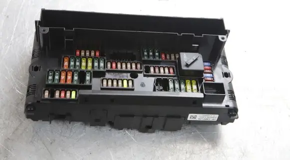 BMW 5 F10 F11 Fuse module 9210861