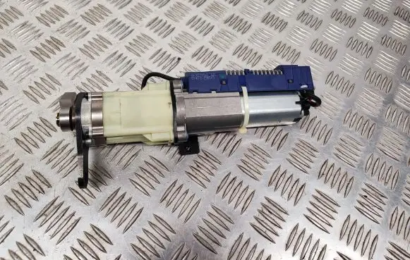 Audi RS4 B8 Soft lock spindle drive 8K9827852