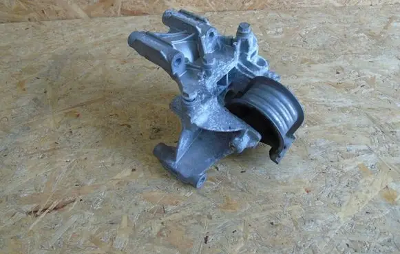 Volkswagen Transporter - Caravelle T5 Engine mounting bracket 070199343B