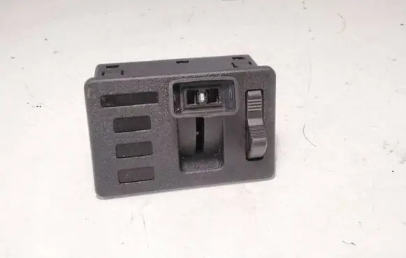 BMW 5 E28 Fog light switch 1369946