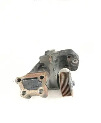 Toyota Avensis T270 Engine mounting bracket 123150R020