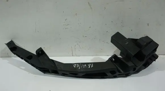 Audi Q3 8U Headlight/headlamp mounting bracket 