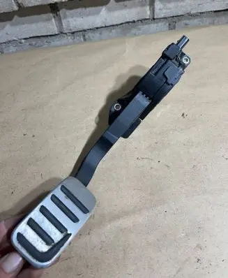Volvo V40 Accelerator throttle pedal 31341779 17388800