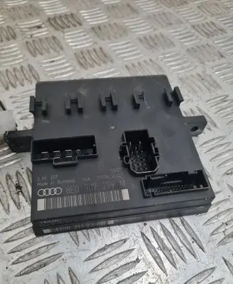 Audi A4 S4 B7 8E 8H Comfort/convenience module 8E0907279M