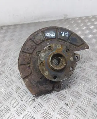 Volkswagen Golf V Front wheel hub