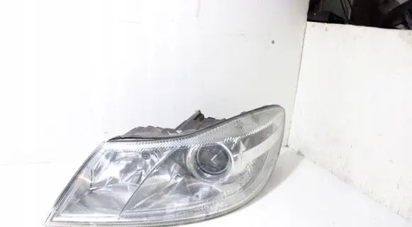 Skoda Octavia Mk2 (1Z) Headlight/headlamp