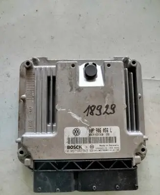 Volkswagen Touran I Engine control unit/module 06F906056L 0261S02015