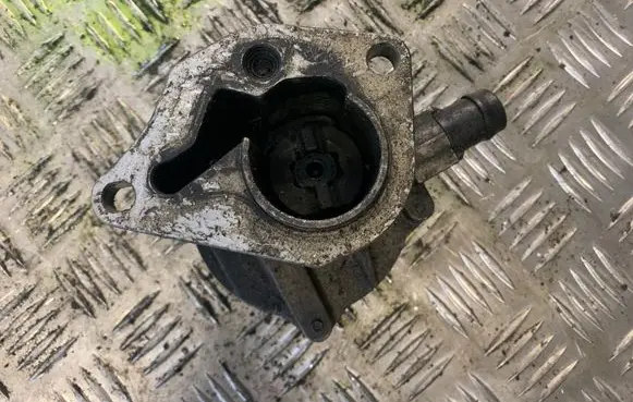 Renault Kangoo I Vacuum pump 8200113585