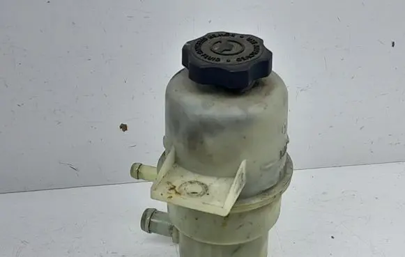 Power steering fluid tank/reservoir