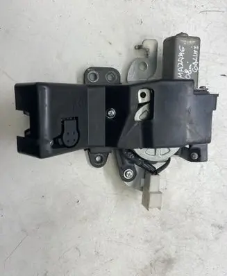 Loading door lock