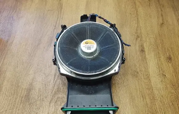 BMW X3 G01 Subwoofer speaker 6811959 65136811959 0751356
