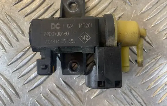 Opel Vivaro Turbo solenoid valve 8200790180 14T261 70181405
