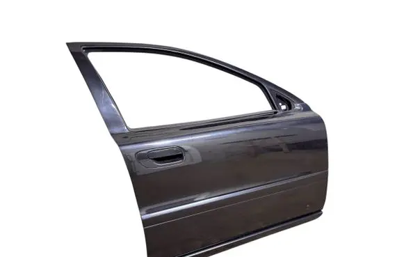 Volvo V70 Front door