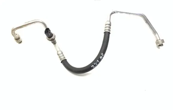 Jaguar XJ X350 Air conditioning (A/C) pipe/hose C2C24877