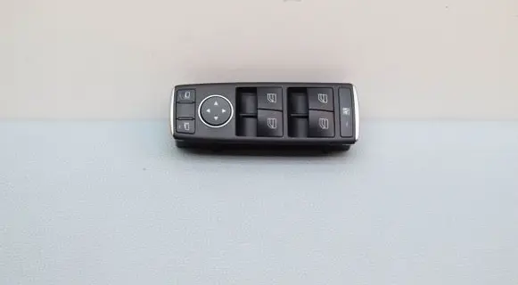Mercedes-Benz C W204 Electric window control switch A2049055302