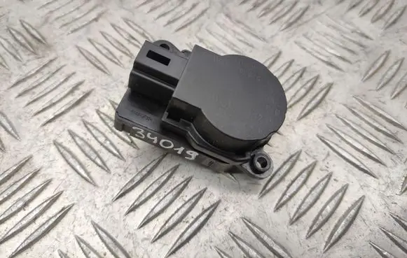 Ford C-MAX II Air flap motor/actuator AV6N19E616AA
