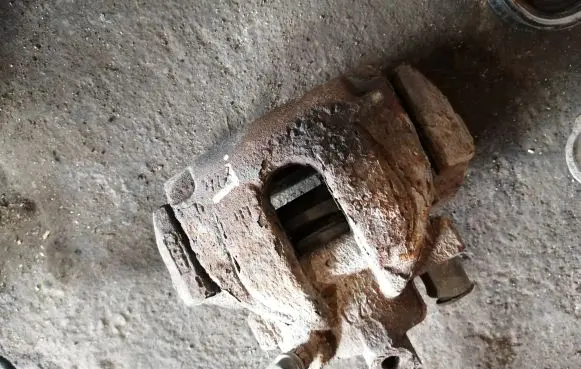 Volvo V70 Rear brake caliper