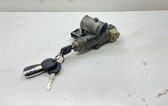 Volkswagen Sharan Ignition lock P012106