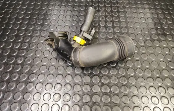 Peugeot 308 Intercooler hose/pipe 9684362180