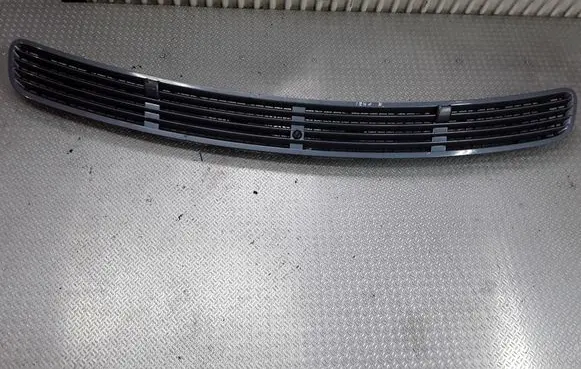 Mercedes-Benz E W211 Bonnet/hood grill 2118800005