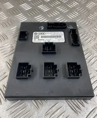 Volkswagen Touareg II Central body control module 4H0907063DA