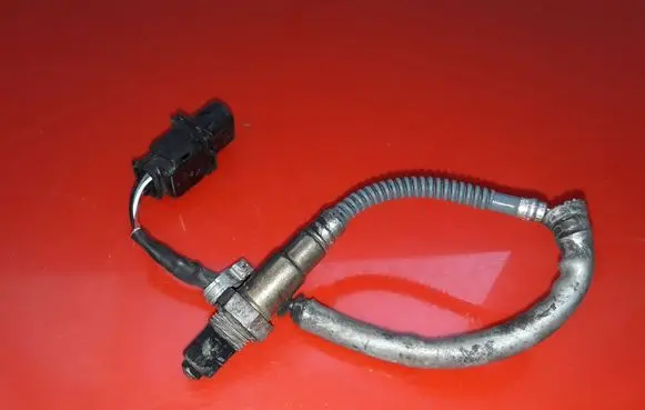 Volkswagen PASSAT B7 Lambda probe sensor 03L906262 0281004083