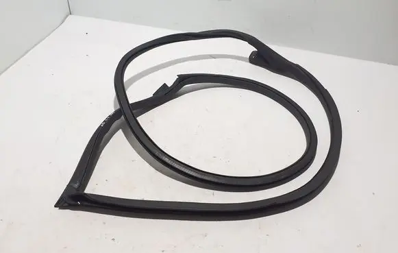 Audi Q8 Front door rubber seal 4M8831708E