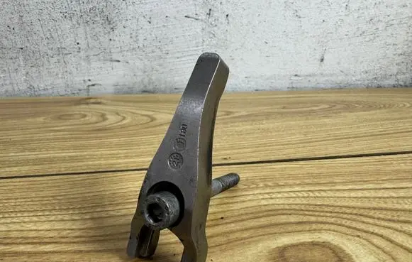 Ford S-MAX Fuel Injector clamp holder 