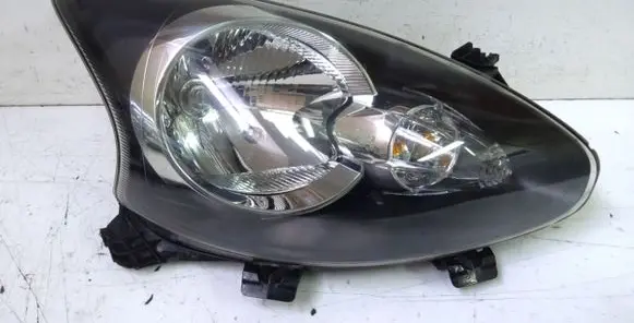 Toyota Aygo AB10 Headlight/headlamp 89033080