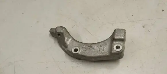 Volvo S60 A/C compressor mount bracket 31401869
