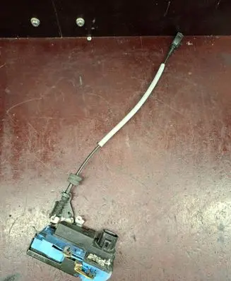 Volvo V70 Front door lock