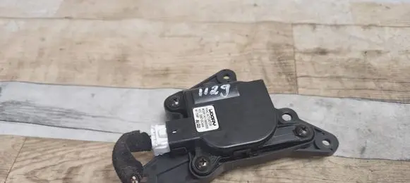 Hyundai Grandeur Air flap motor/actuator AC19600000 D267DC4AA