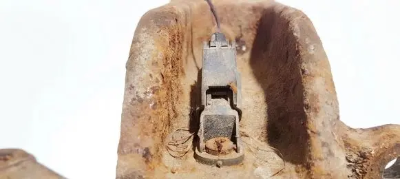 Ford Mondeo Mk III ABS brake wheel speed sensor