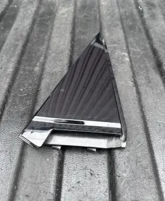 Citroen C3 Aircross Rear side glass trim 39136480 6251PA010