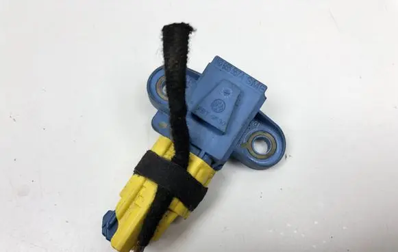 Volkswagen Golf V Airbag deployment crash/impact sensor 1K0955557A
