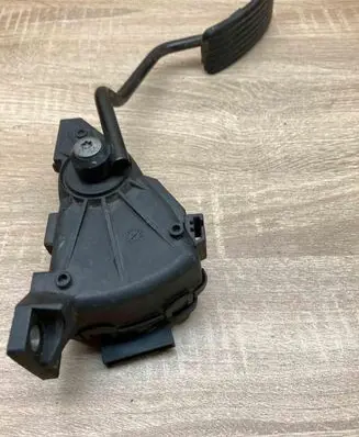 Volvo S40, V40 Accelerator throttle pedal 30865642 6PV008301