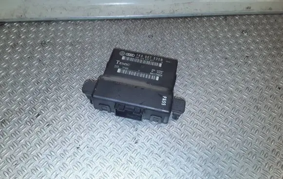 Audi A3 S3 8P Gateway control module 1K0907530B 1K0907951