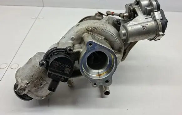 Audi Q5 SQ5 Turbo 06N145702D