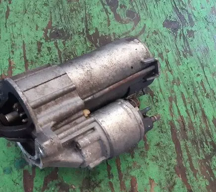 Peugeot 206 Starter motor 9618725080