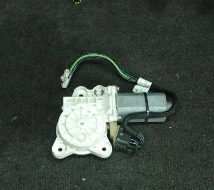 Mercedes-Benz E W211 Front door window regulator motor A2118202942 0130821970