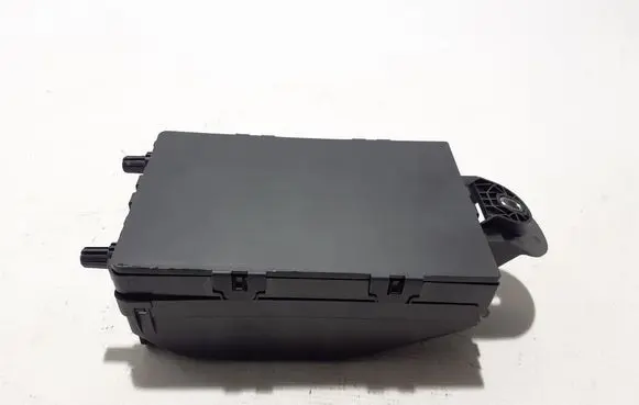 Volvo S60 Fuse module 31682732