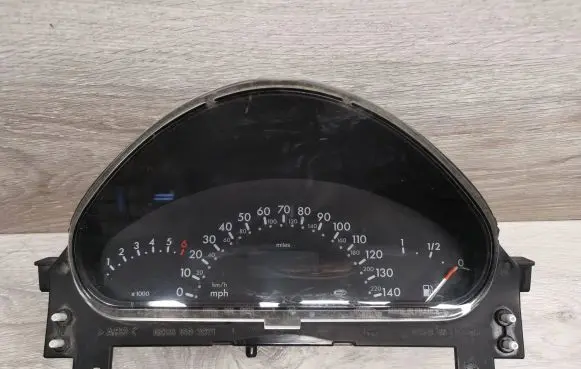 Mercedes-Benz A W168 Speedometer (instrument cluster) A1685404211