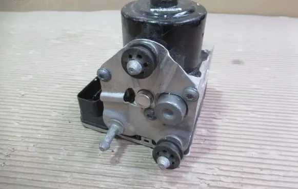 Porsche Macan (95B) ABS Pump 95B614517F 95B907379F
