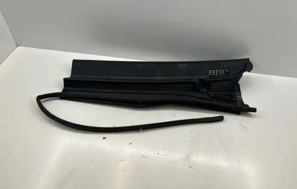 Toyota Hilux (AN10, AN20, AN30) Wiper trim 557820K030