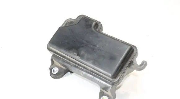 Mazda CX-7 Vacuum air tank R2AX20339