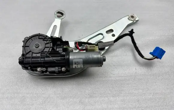 Mercedes-Benz S W222 Tailgate/trunk/boot lift motor 0390204124