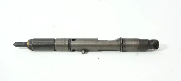 Audi A4 S4 B5 8D Fuel injector 059130201AE