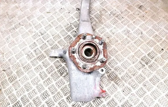Front wheel hub