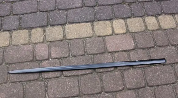 Toyota Avensis T270 Front door trim (molding) pz415t049202