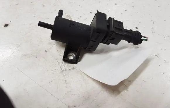 Vacuum valve